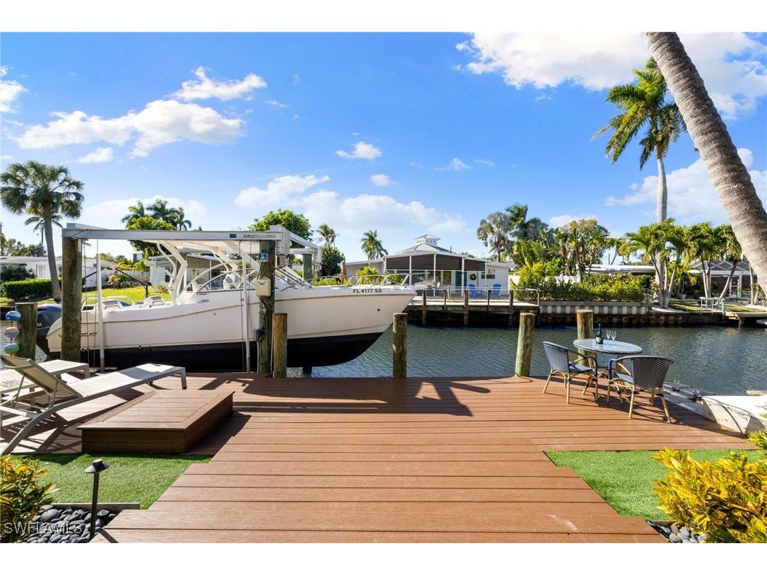 1820 Holiday Lane Naples FL 34104 226003067 image32