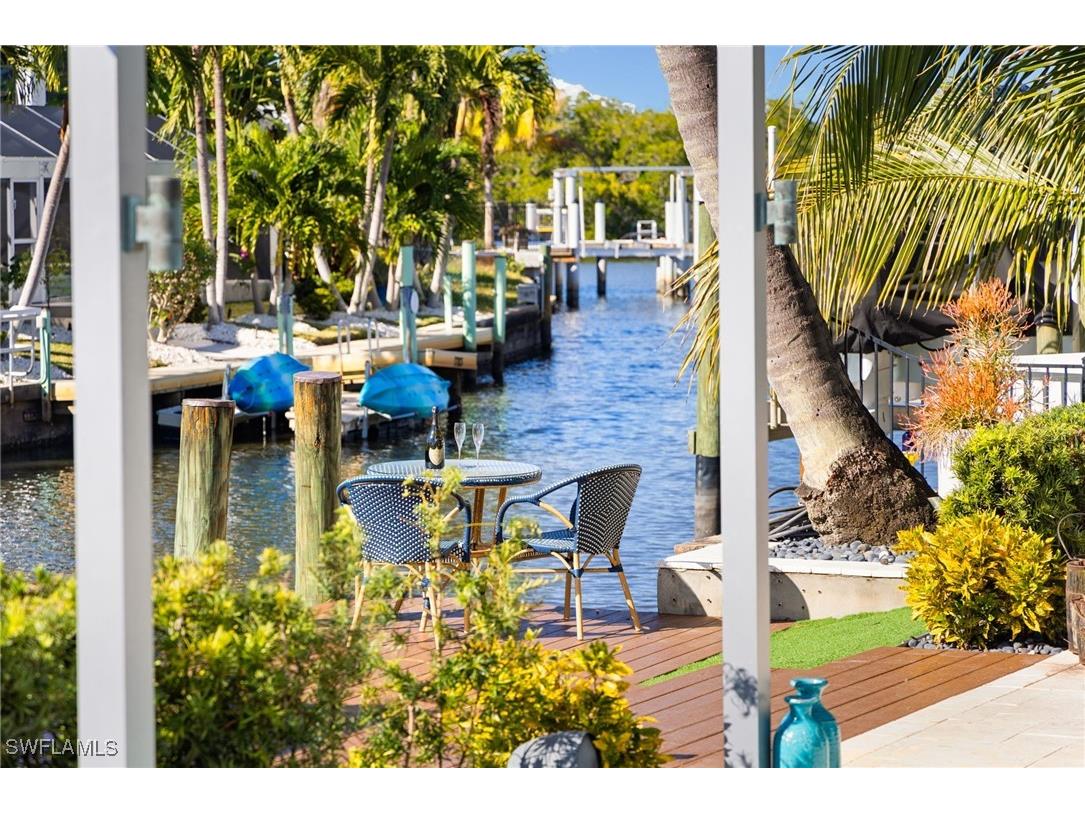 1820 Holiday Lane Naples FL 34104 226003067 image35