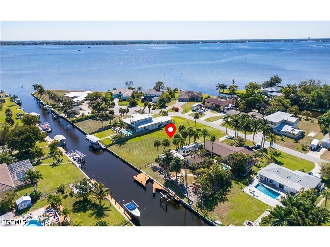 1820 Marina Circle North Fort Myers FL 33903 2026014026 image1