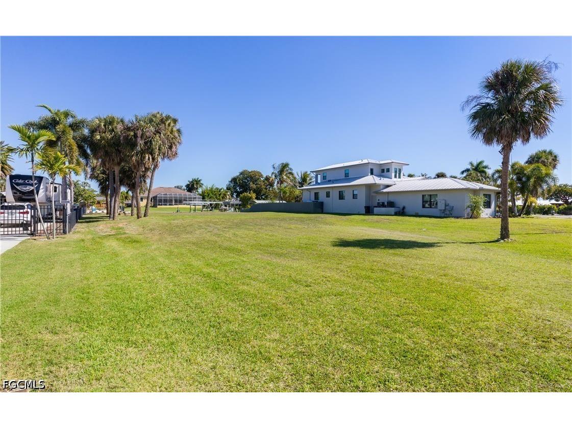 1820 Marina Circle North Fort Myers FL 33903 2026014026 image12