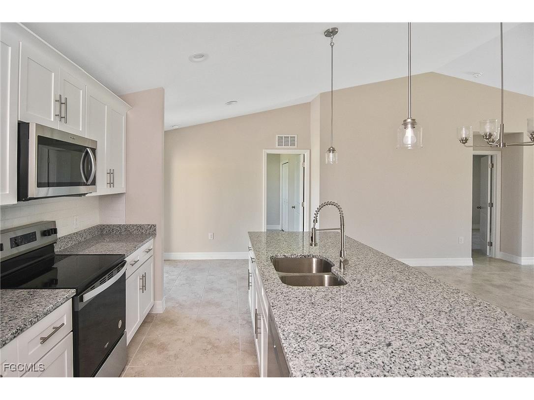 1820 NW 21st Street Cape Coral FL 33993 2025006266 image33