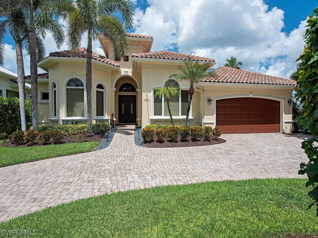1820 Sandpiper Street Naples FL 34102 223053012 image1