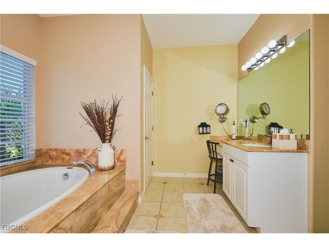 1820 SW 49th Terrace Cape Coral FL 33914 2025005457 image34