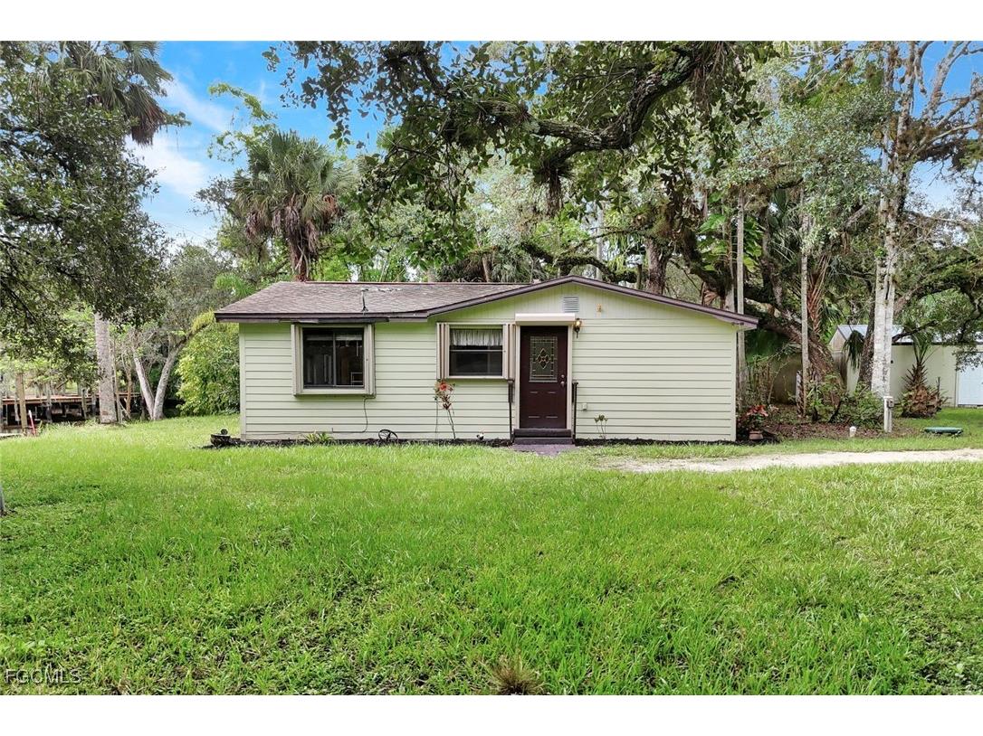 18200 Elmwood Drive Alva FL 33920 2025011622 image1
