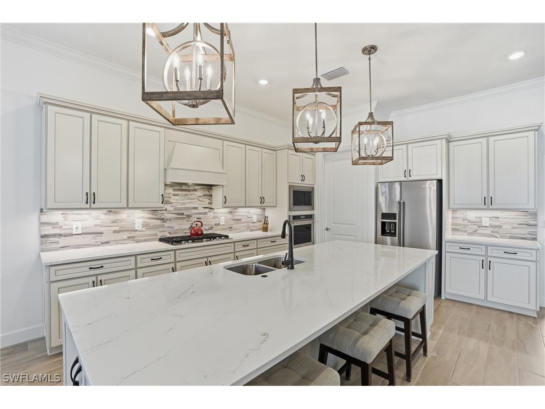 1821 Amador Court Naples FL 34120 226007705 image11