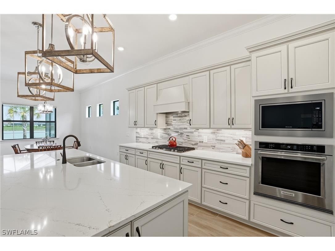 1821 Amador Court Naples FL 34120 226007705 image12