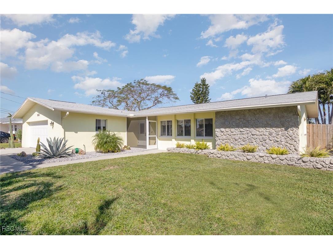 1821 Cornwallis Parkway Cape Coral FL 33904 2025017894 image1