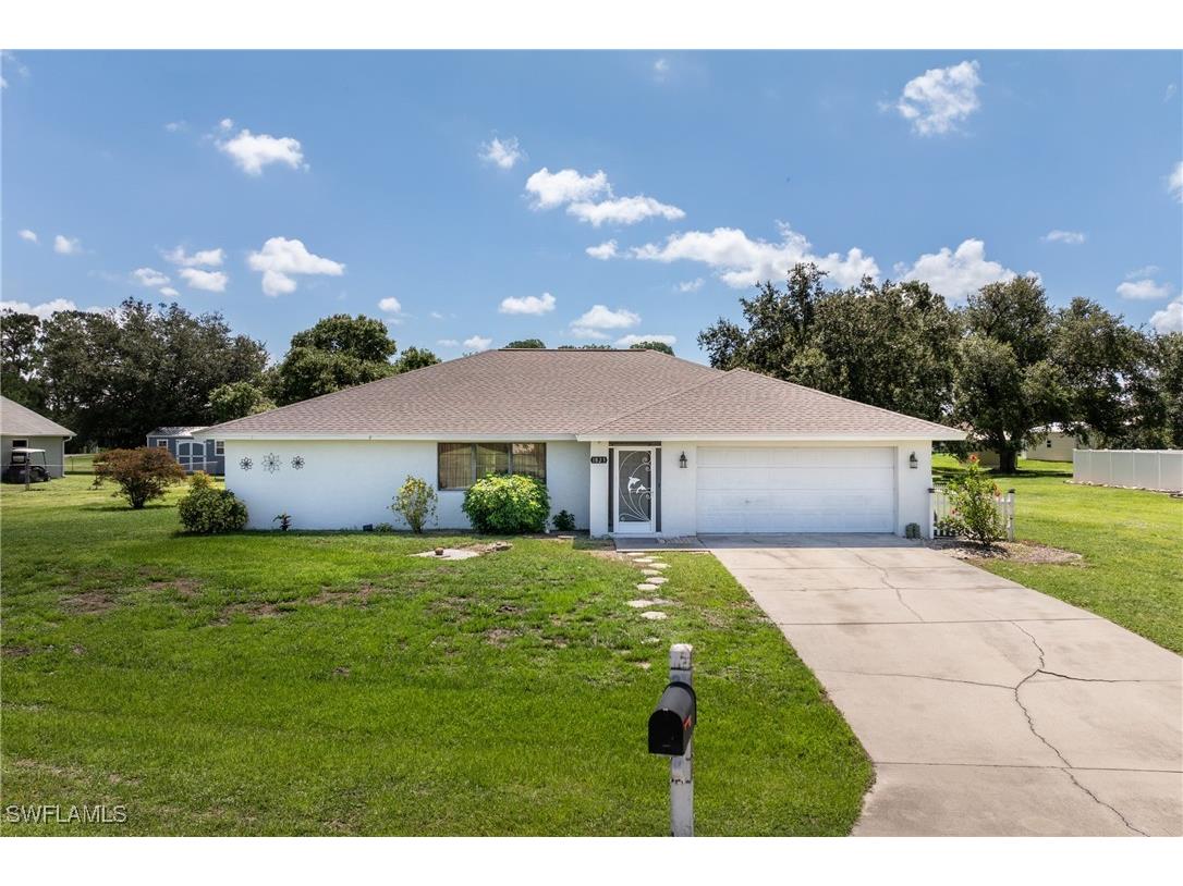 1821 Pine Wood Court Fort Myers FL 33905 225058498 image1