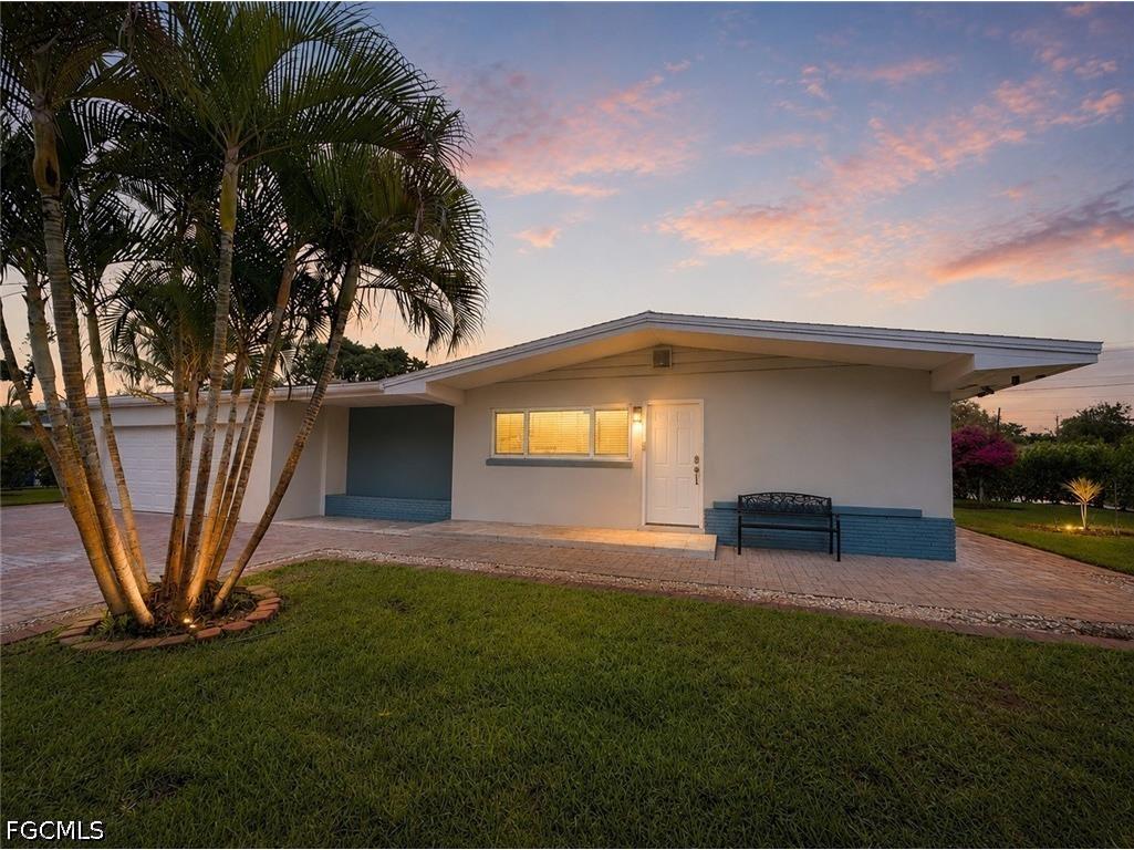 1821 Winkler Avenue Fort Myers FL 33901 2026016486 image1