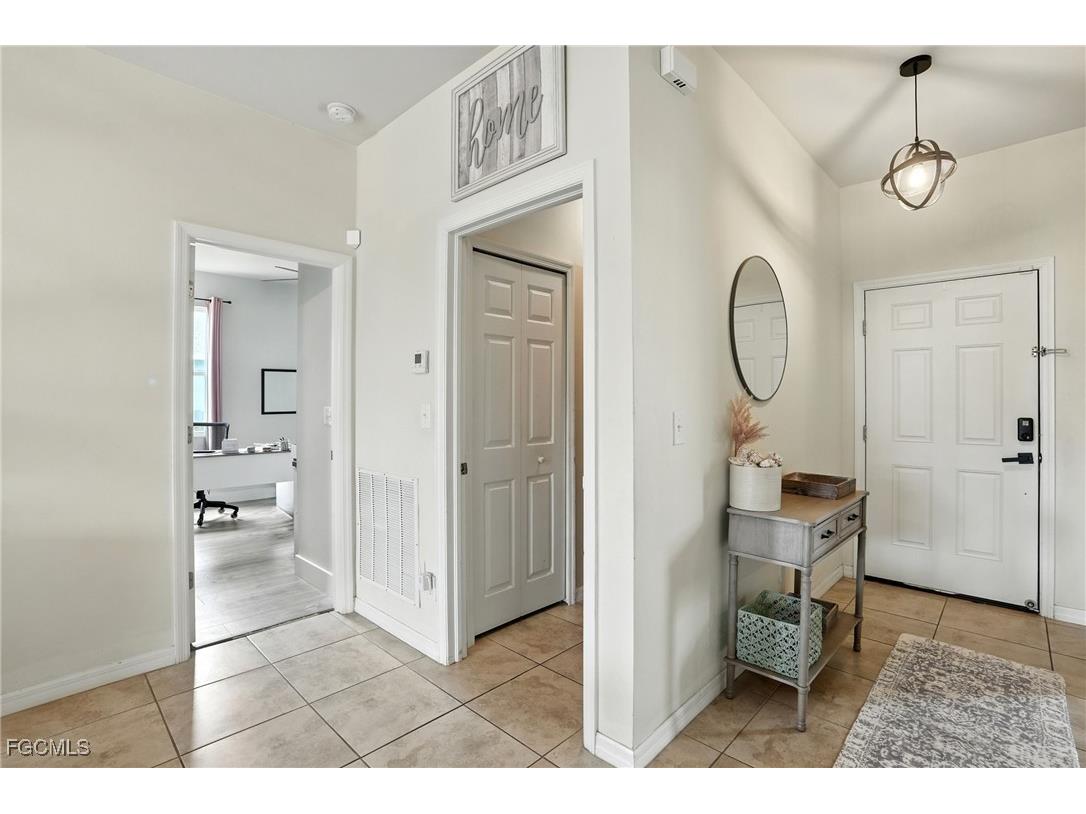 1823 NW 10th Street Cape Coral FL 33993 2025022525 image4