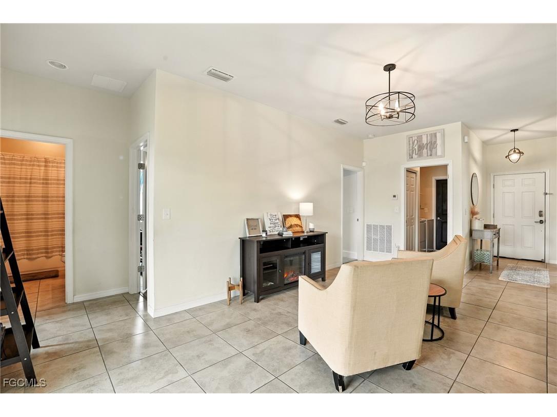 1823 NW 10th Street Cape Coral FL 33993 2025022525 image9