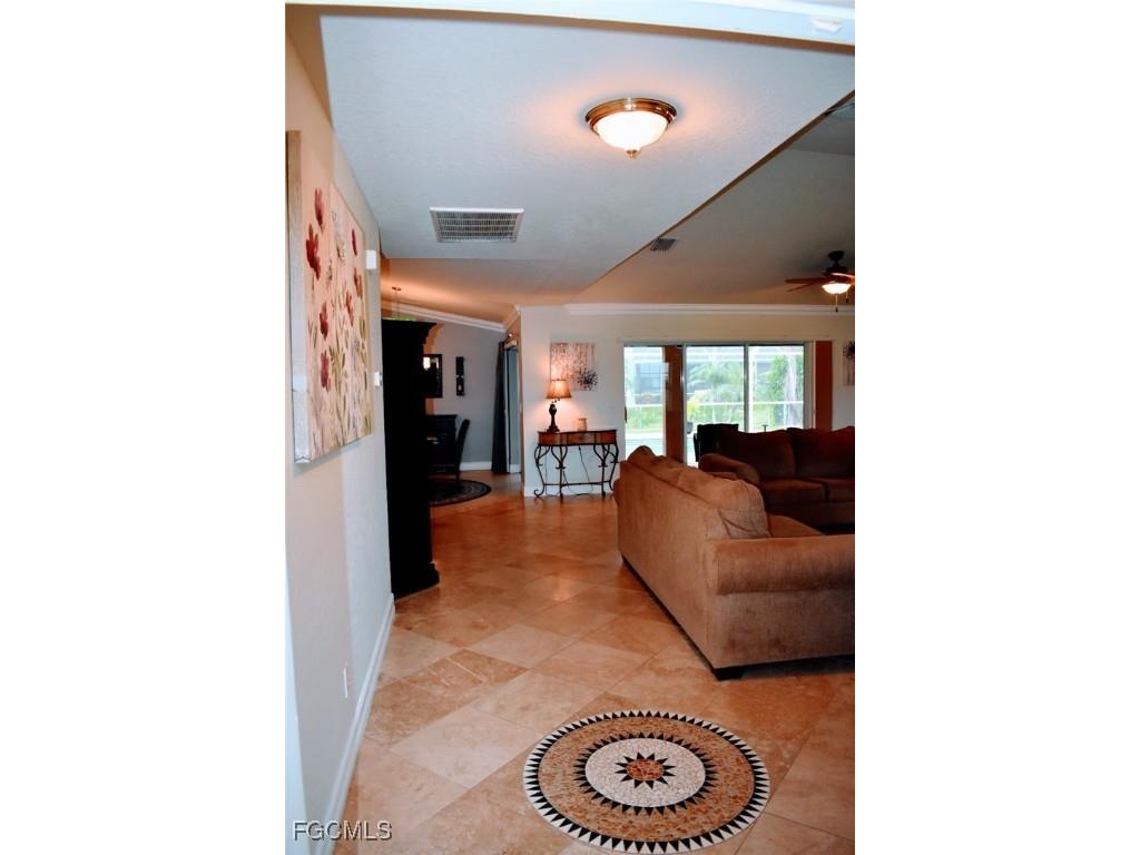1823 SW 39th Street Cape Coral FL 33914 2026002262 image4
