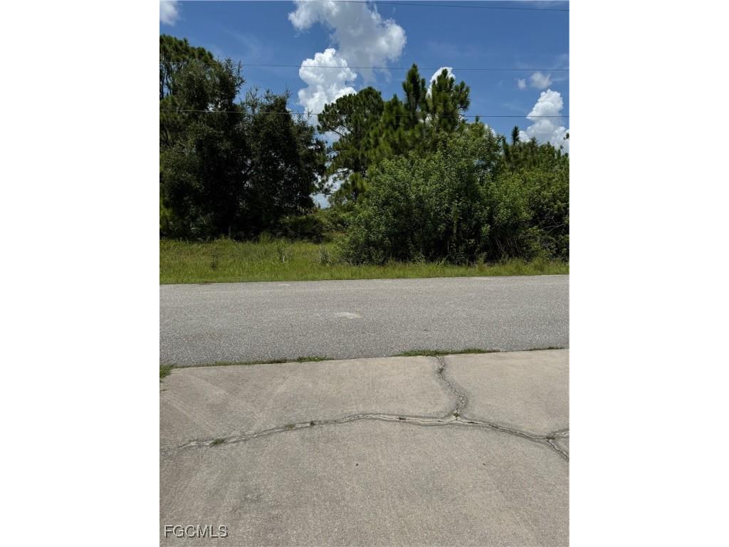 1824 Lockhaven Court Lehigh Acres FL 33972 2025008335 image4