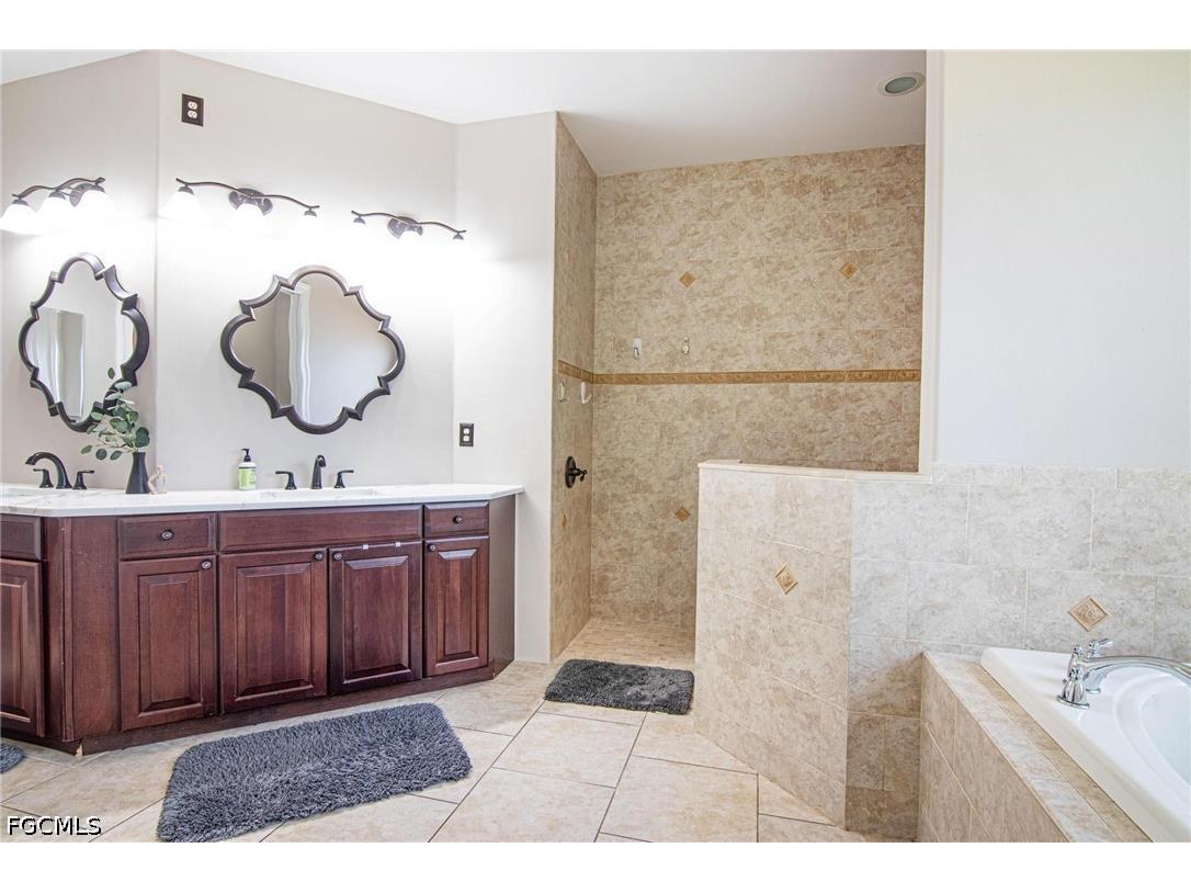 1824 NW 21st Place Cape Coral FL 33993 2026030593 image19