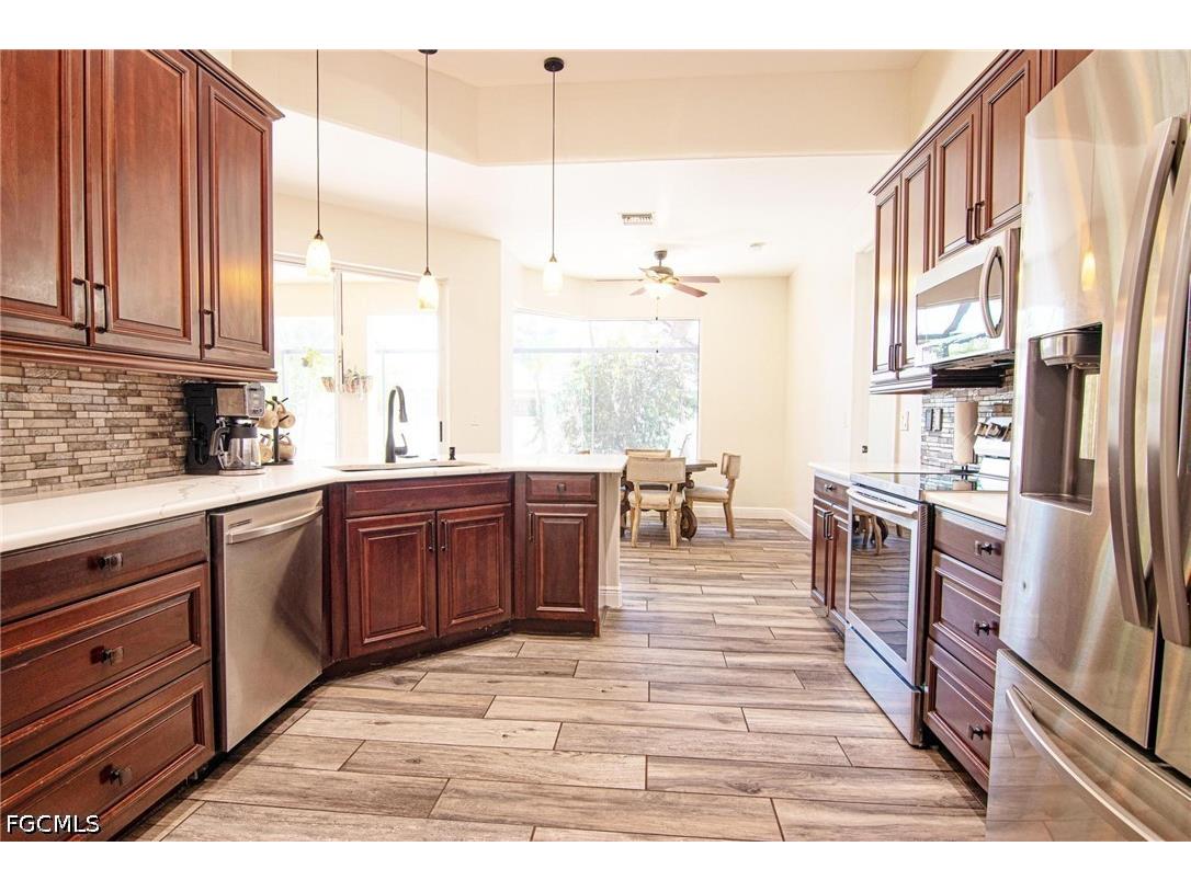 1824 NW 21st Place Cape Coral FL 33993 2026030593 image4