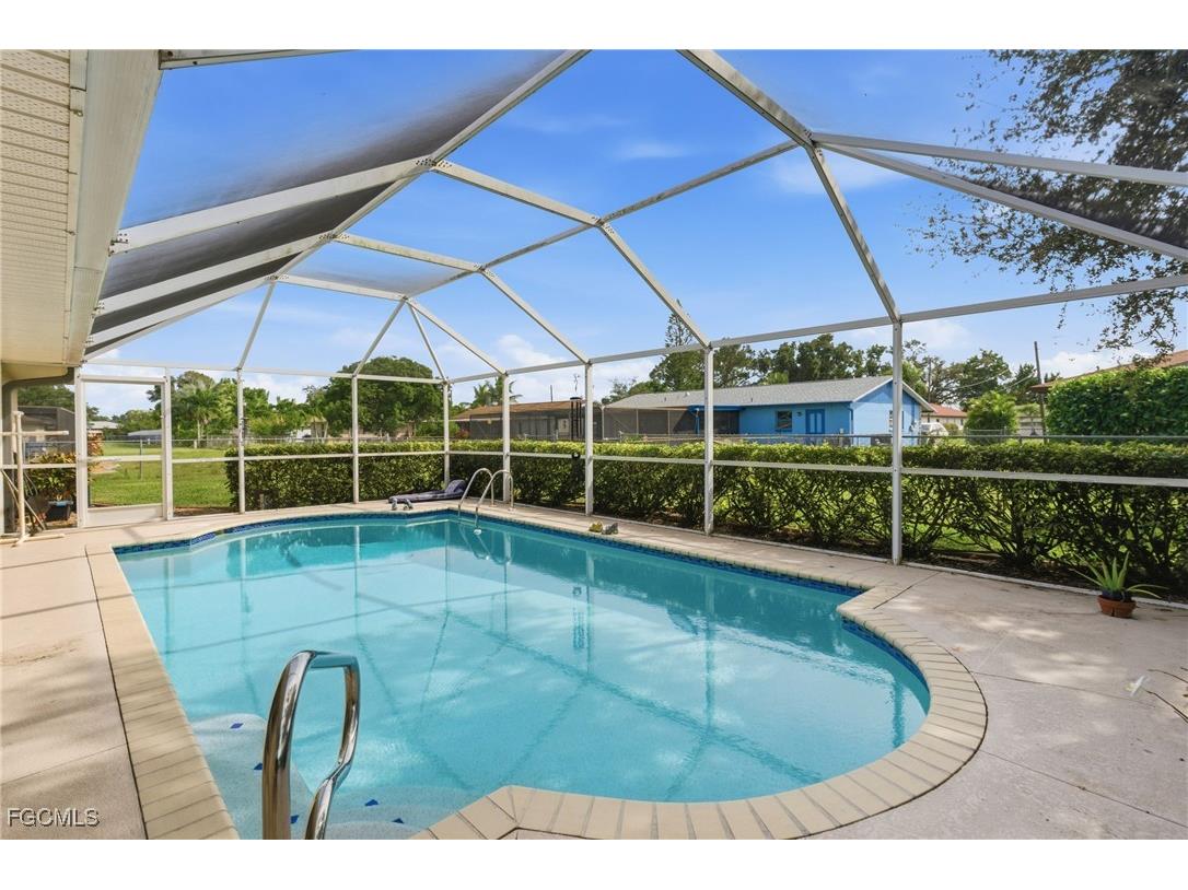 1824 SE 14th Terrace Cape Coral FL 33990 2025021011 image38