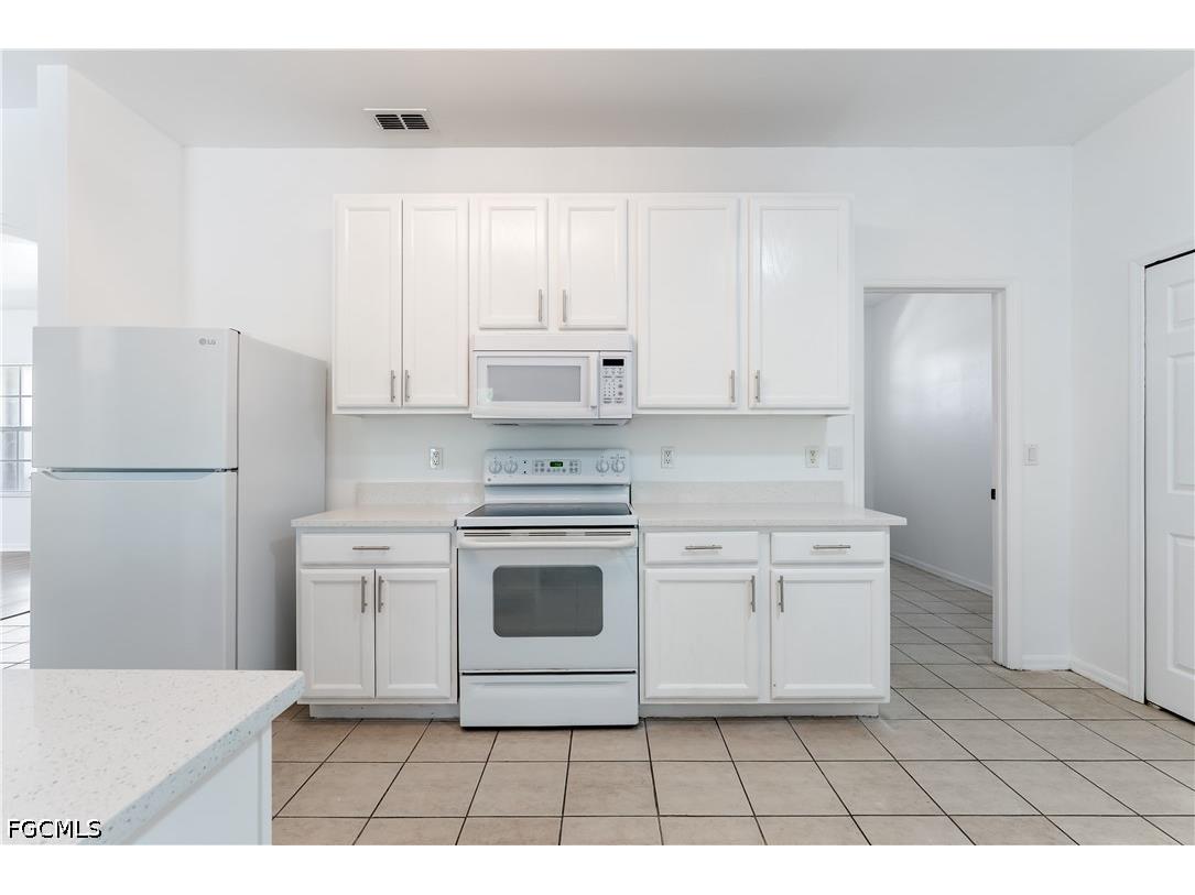 1824 SW 2nd Street Cape Coral FL 33991 2026021330 image18