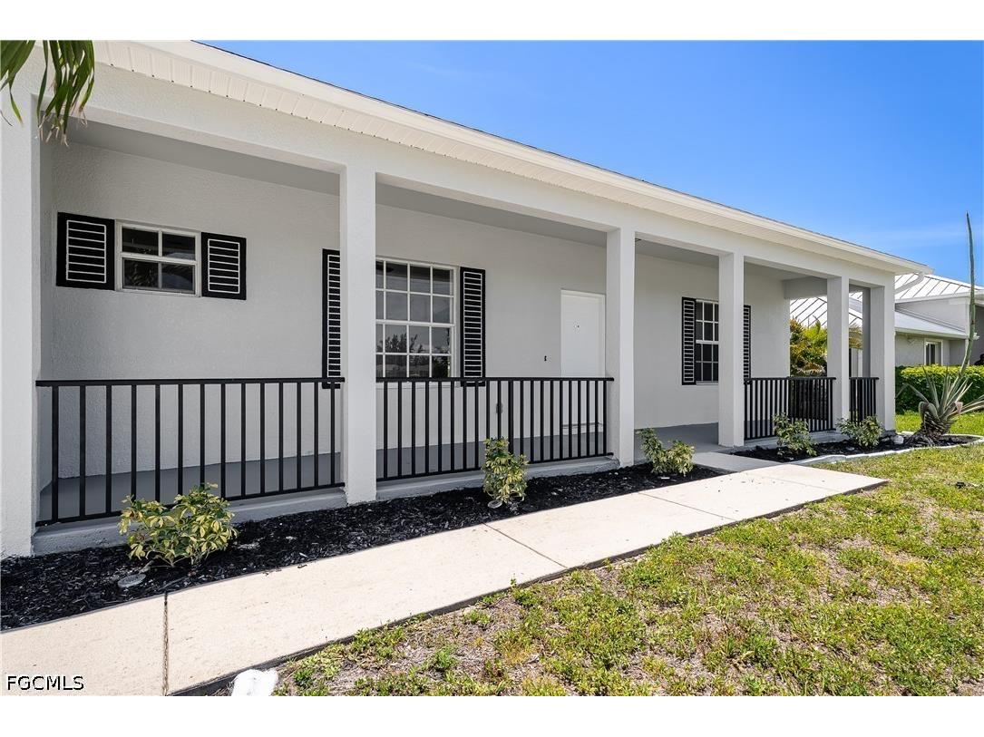 1824 SW 2nd Street Cape Coral FL 33991 2026021330 image2