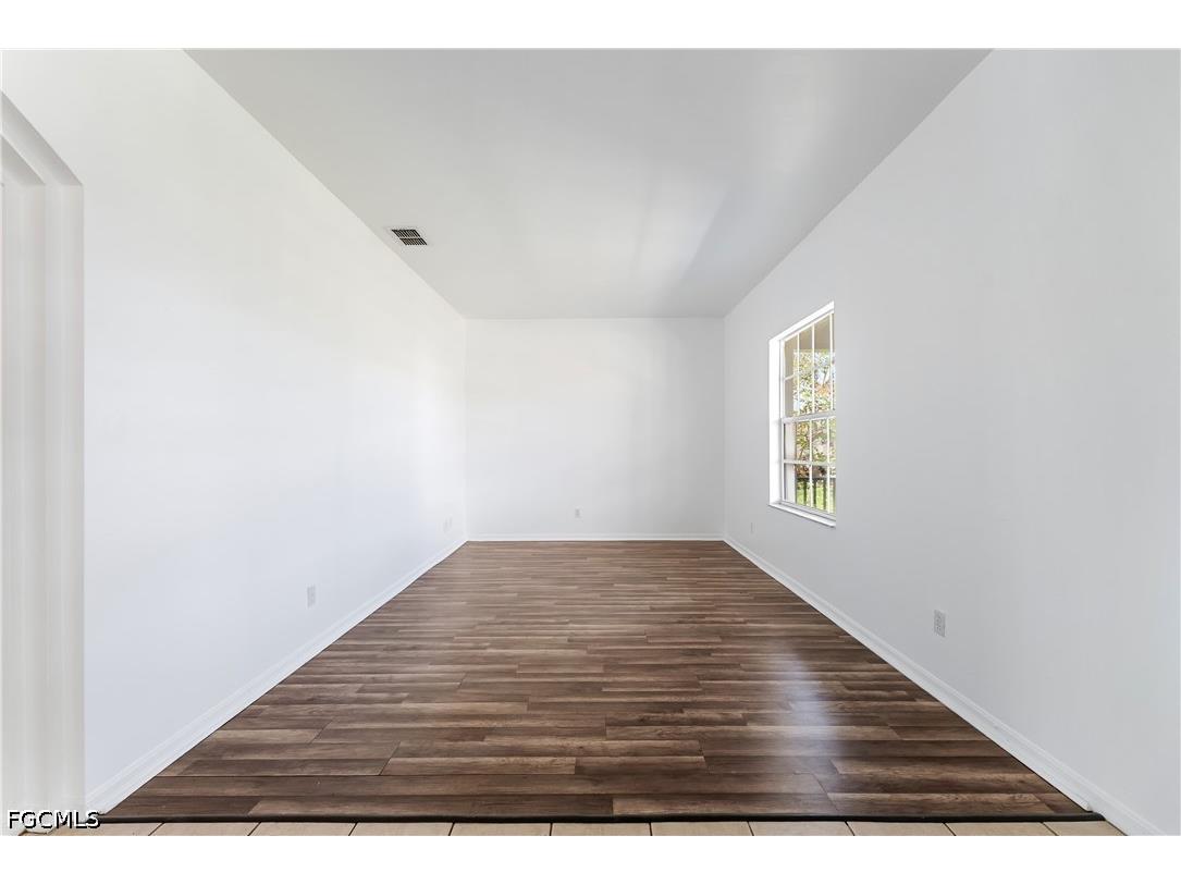 1824 SW 2nd Street Cape Coral FL 33991 2026021330 image6