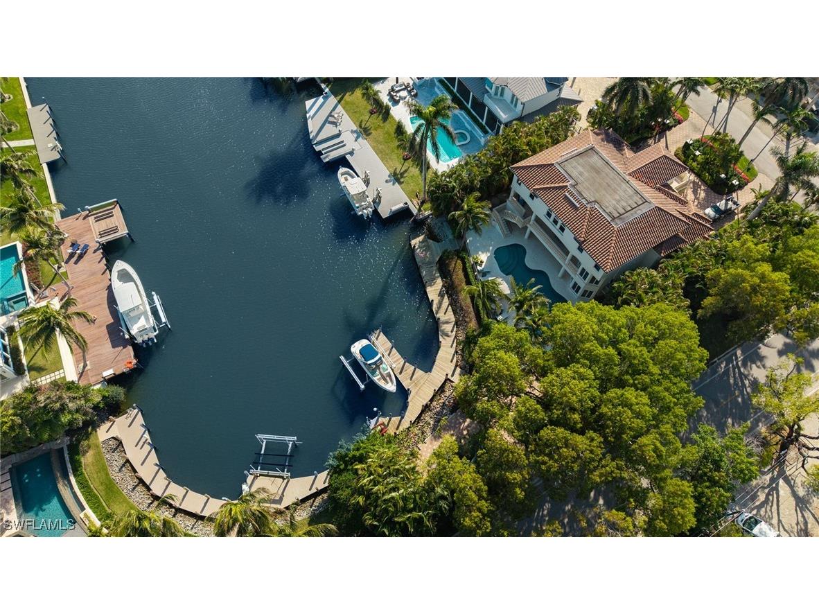 1825 6th Street S Naples FL 34102 225018294 image1