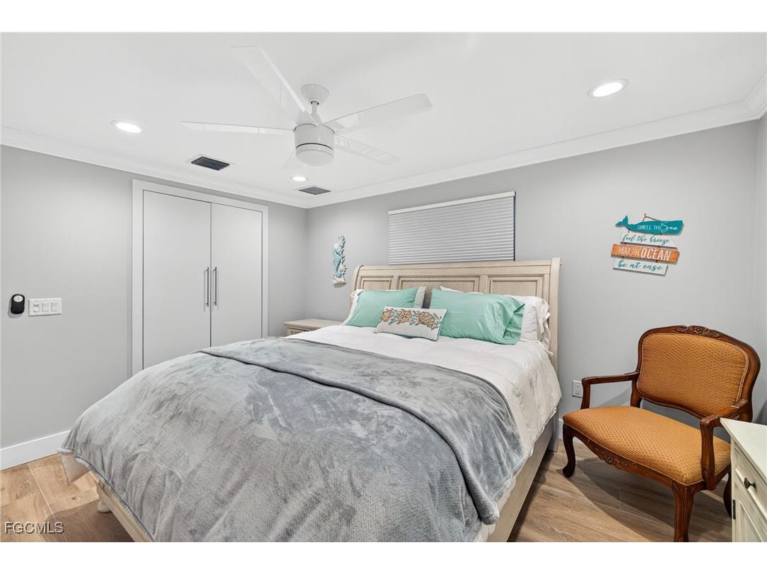 1825 Middle Gulf Drive Sanibel FL 33957 2025014553 image14