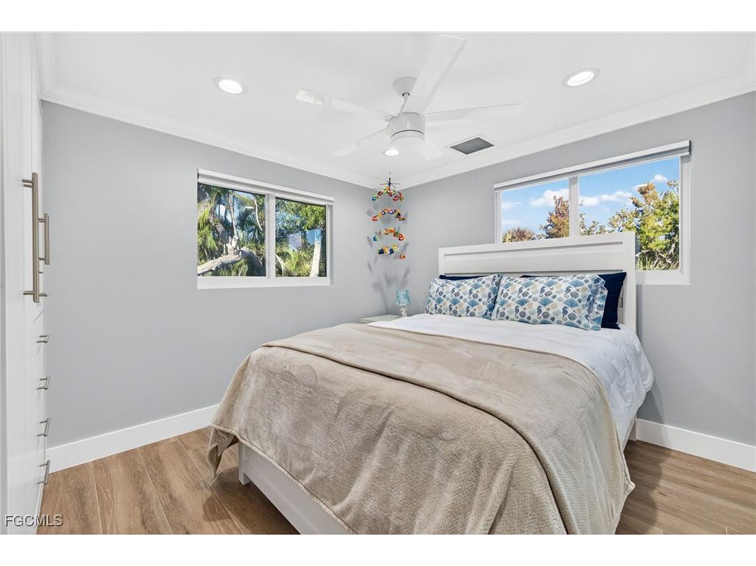 1825 Middle Gulf Drive Sanibel FL 33957 2025014553 image16