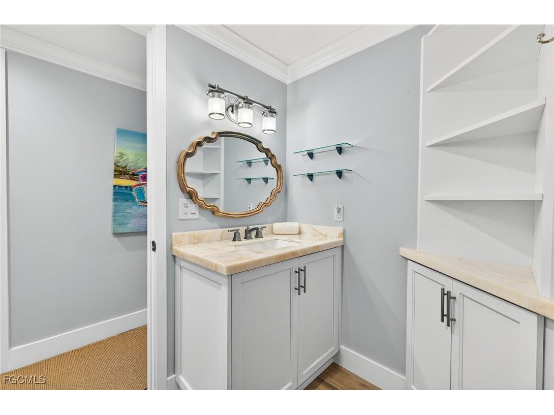 1825 Middle Gulf Drive Sanibel FL 33957 2025014553 image17