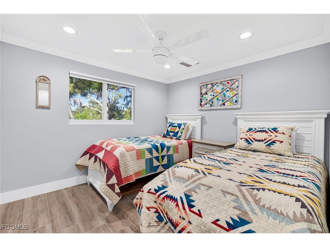 1825 Middle Gulf Drive Sanibel FL 33957 2025014553 image19