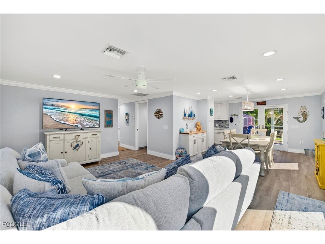 1825 Middle Gulf Drive Sanibel FL 33957 2025014553 image4