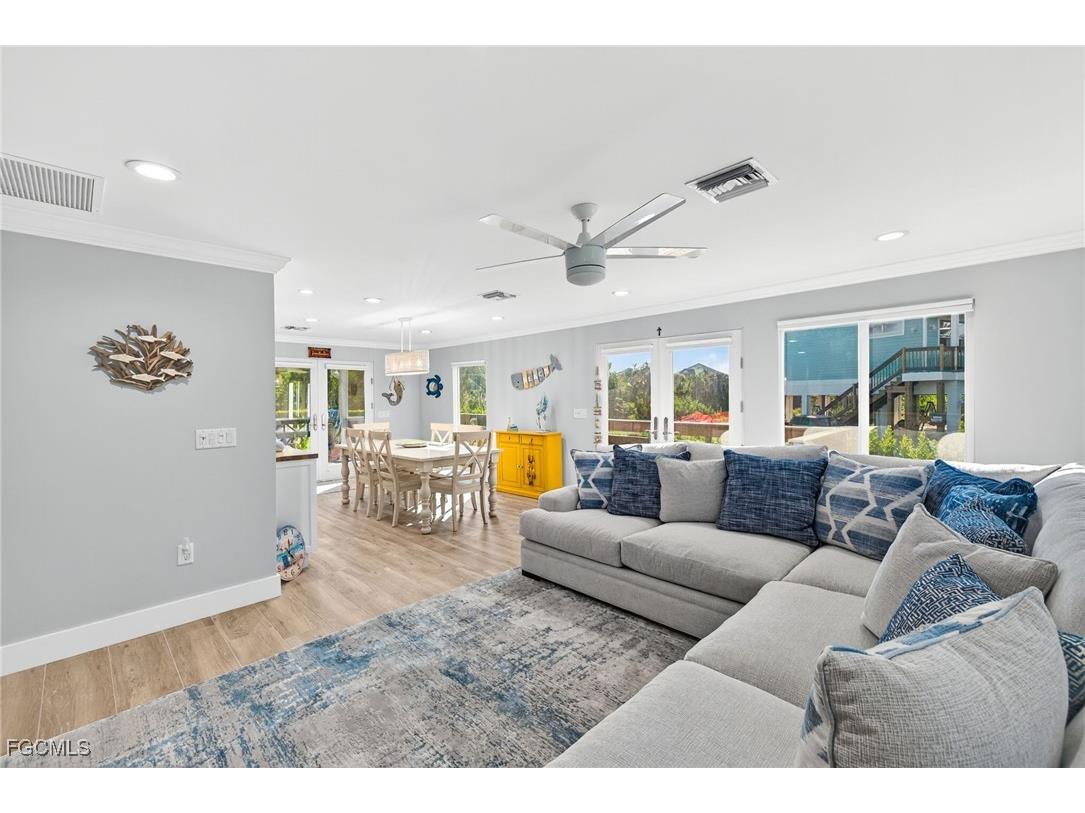 1825 Middle Gulf Drive Sanibel FL 33957 2025014553 image5