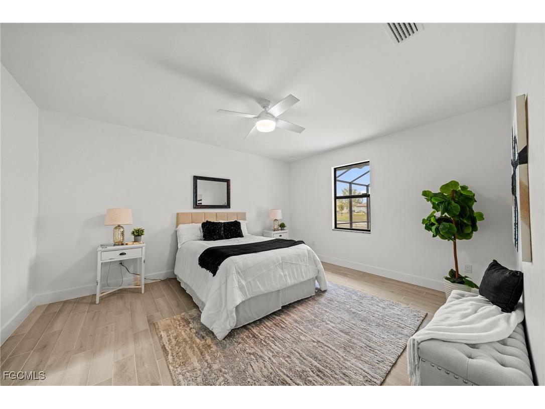 1826 NE 10th Place Cape Coral FL 33909 2025024060 image10