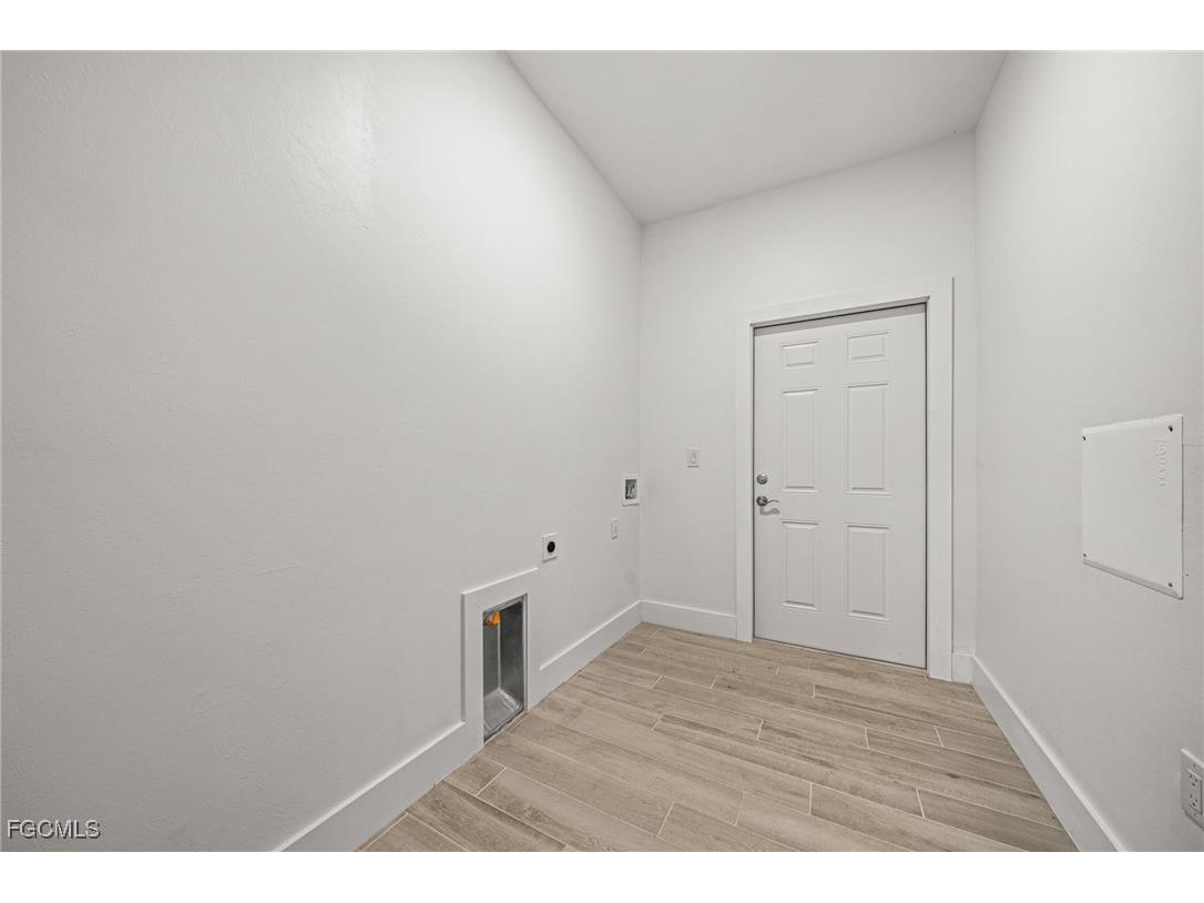 1826 NE 10th Place Cape Coral FL 33909 2025024060 image13