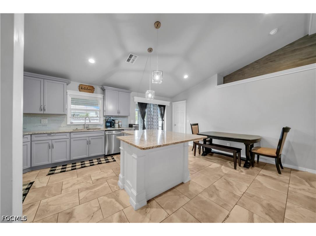 1826 NE 17th Place Cape Coral FL 33909 2026013947 image10