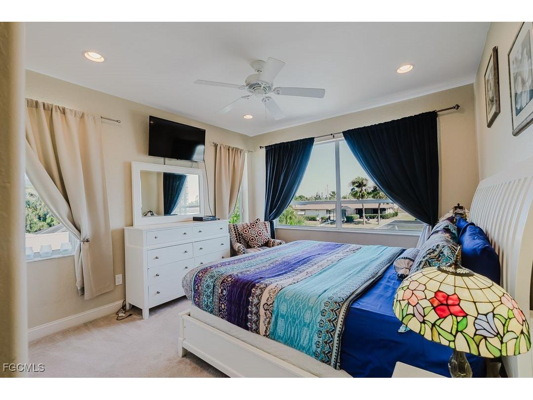 1827 SE 12th Street Cape Coral FL 33990 2025010232 image10