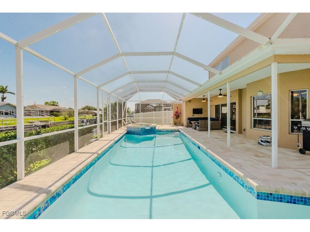 1827 SE 12th Street Cape Coral FL 33990 2025010232 image15