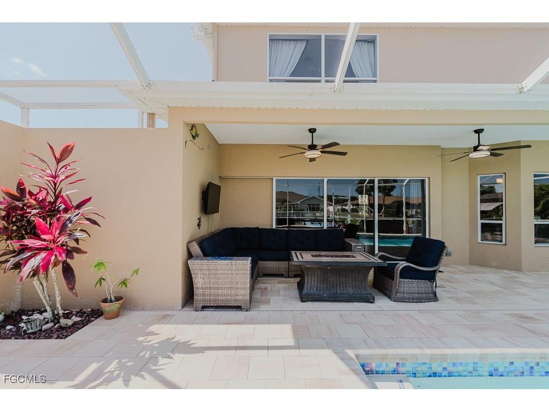 1827 SE 12th Street Cape Coral FL 33990 2025010232 image18