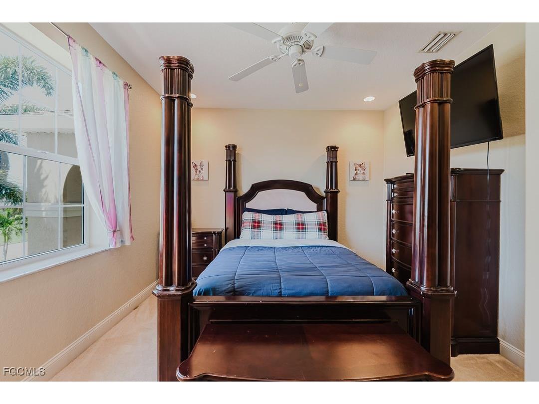 1827 SE 12th Street Cape Coral FL 33990 2025010232 image22