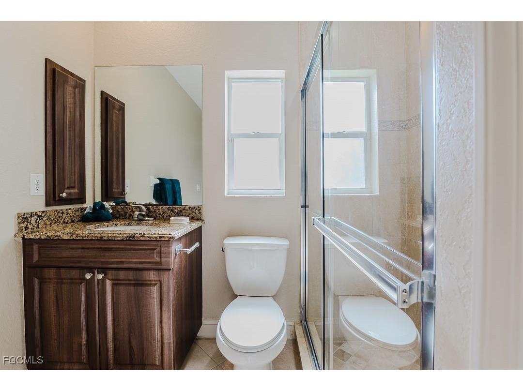 1827 SE 12th Street Cape Coral FL 33990 2025010232 image4