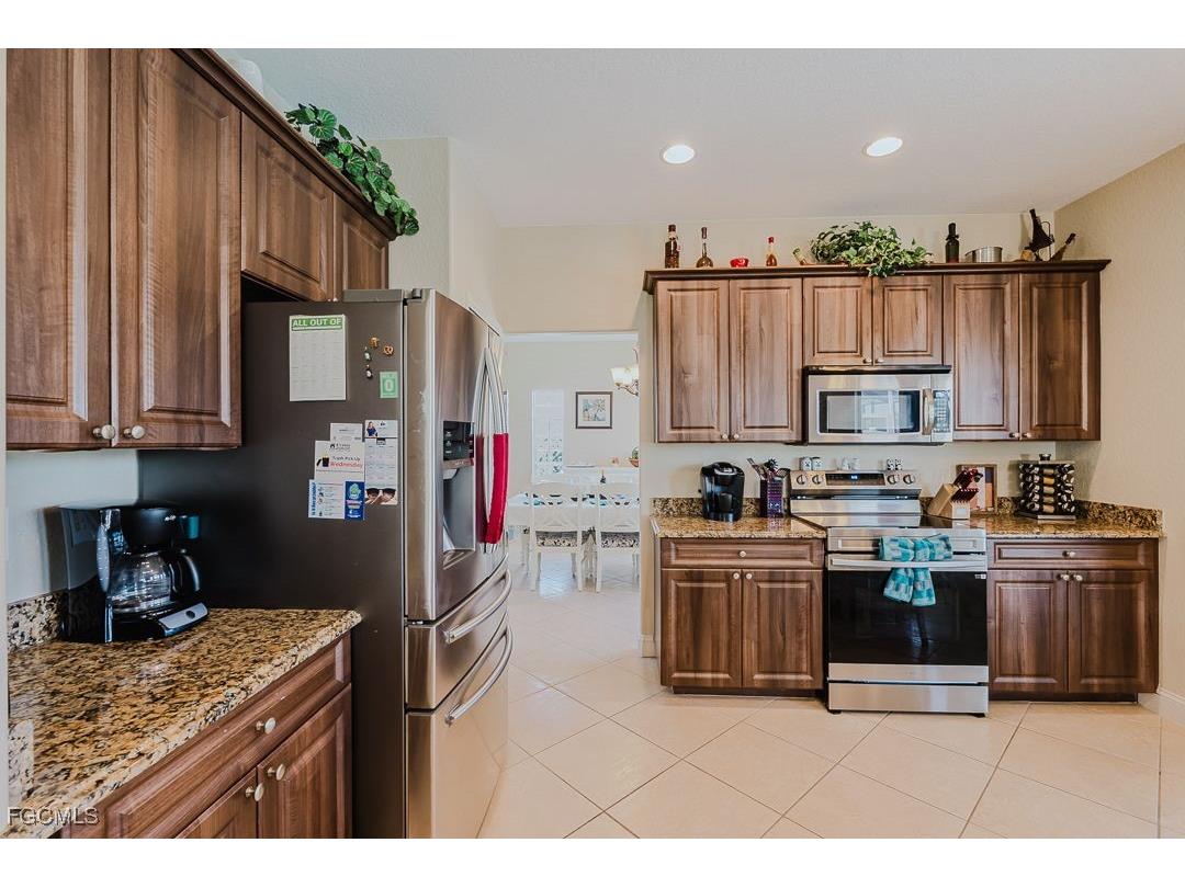 1827 SE 12th Street Cape Coral FL 33990 2025010232 image7