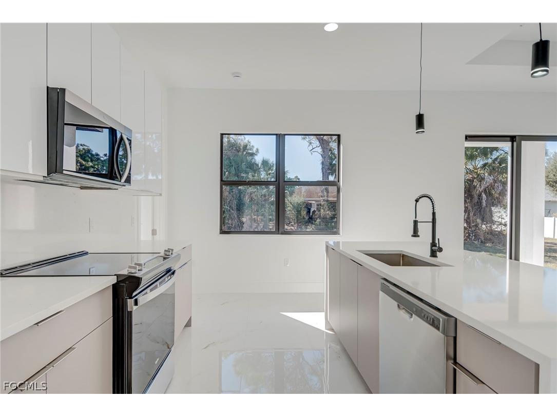 1827 Tomaso Avenue Lehigh Acres FL 33972 2026009574 image12