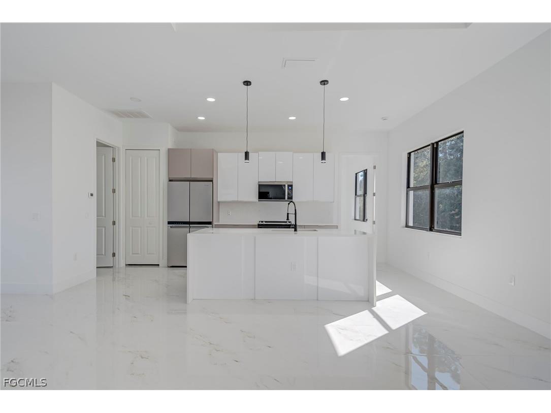 1827 Tomaso Avenue Lehigh Acres FL 33972 2026009574 image7