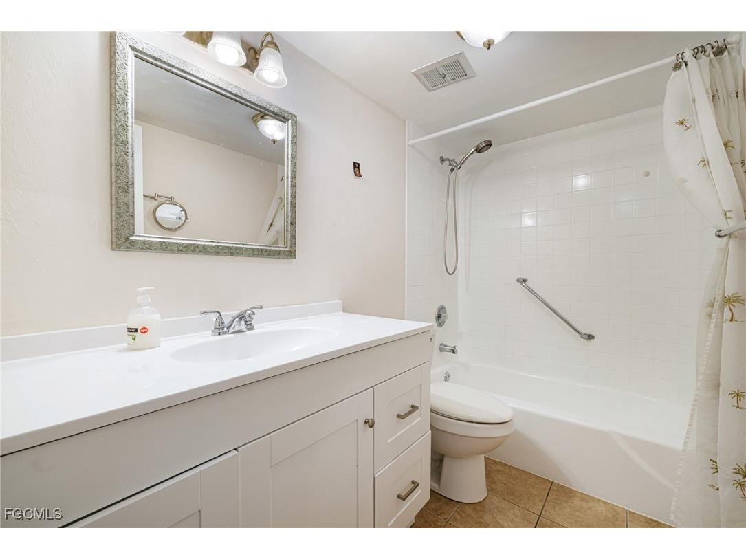 1828 Pine Valley Drive #109 Fort Myers FL 33907 2025012843 image19