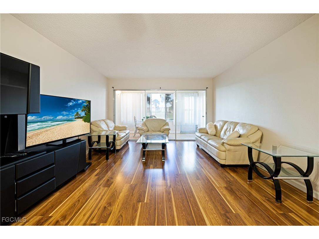 1828 Pine Valley Drive #109 Fort Myers FL 33907 2025012843 image2