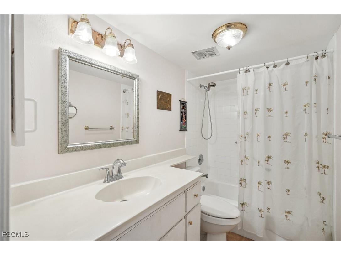 1828 Pine Valley Drive #109 Fort Myers FL 33907 2025012843 image20