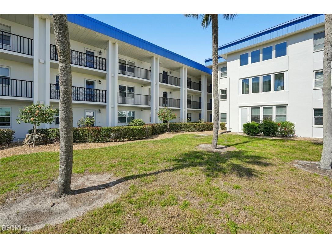 1828 Pine Valley Drive #109 Fort Myers FL 33907 2025012843 image29