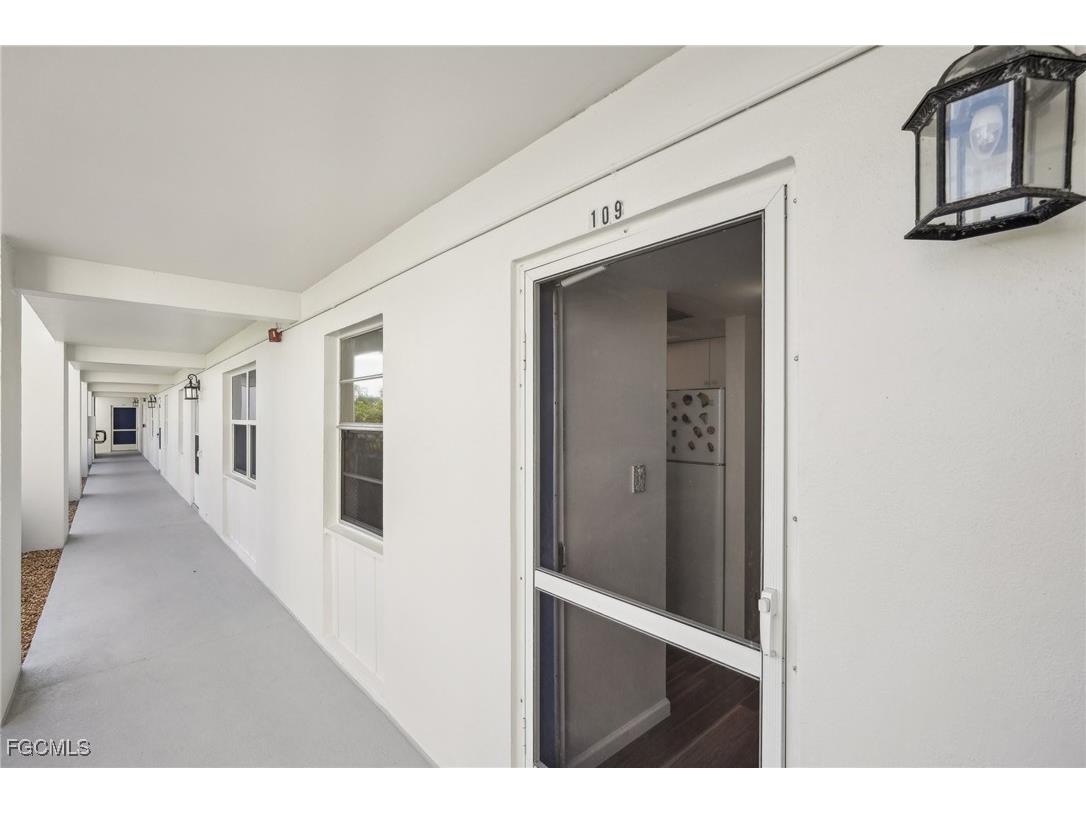 1828 Pine Valley Drive #109 Fort Myers FL 33907 2025012843 image31