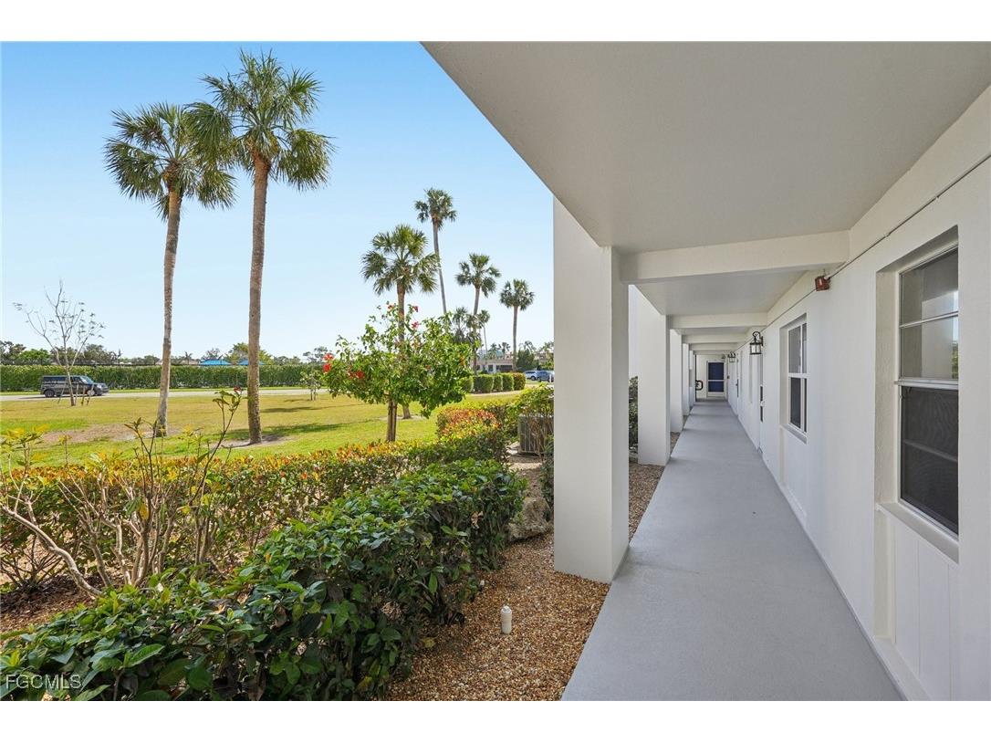 1828 Pine Valley Drive #109 Fort Myers FL 33907 2025012843 image4