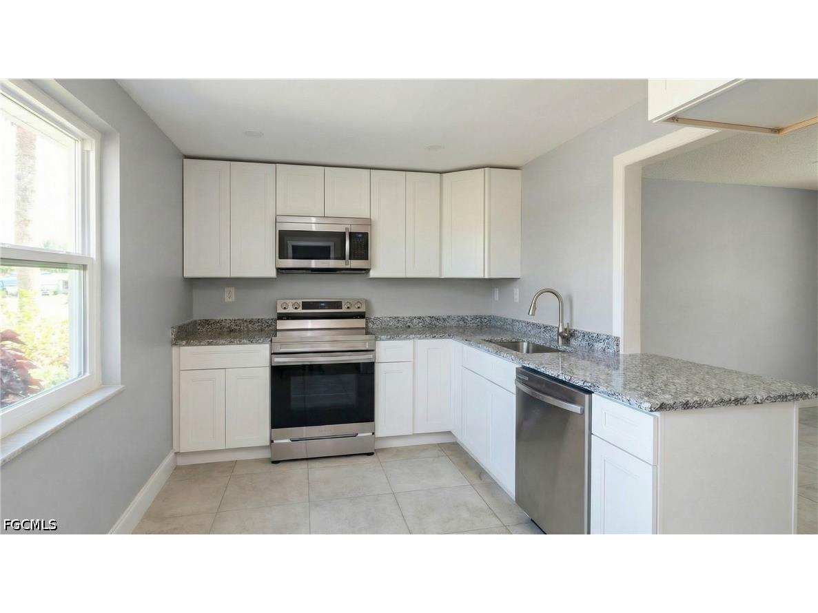 1828 Pine Valley Drive #112 Fort Myers FL 33907 2026017798 image1