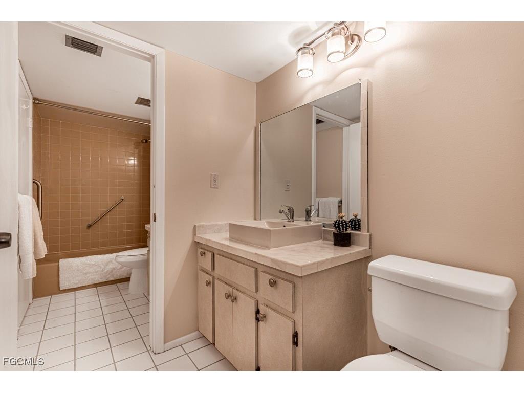 1828 Pine Valley Drive #201 Fort Myers FL 33907 2026003998 image9