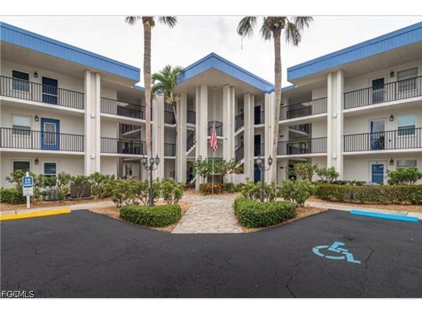 1828 Pine Valley Drive #201 Fort Myers FL 33907 2026025449 image1